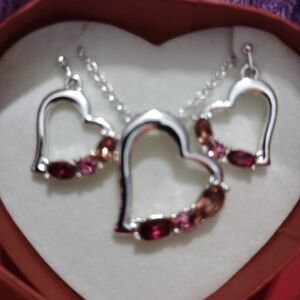 Elegant Silver and Pink Heart Jewelry Set Necklace & Earrings (Wire) Avon New